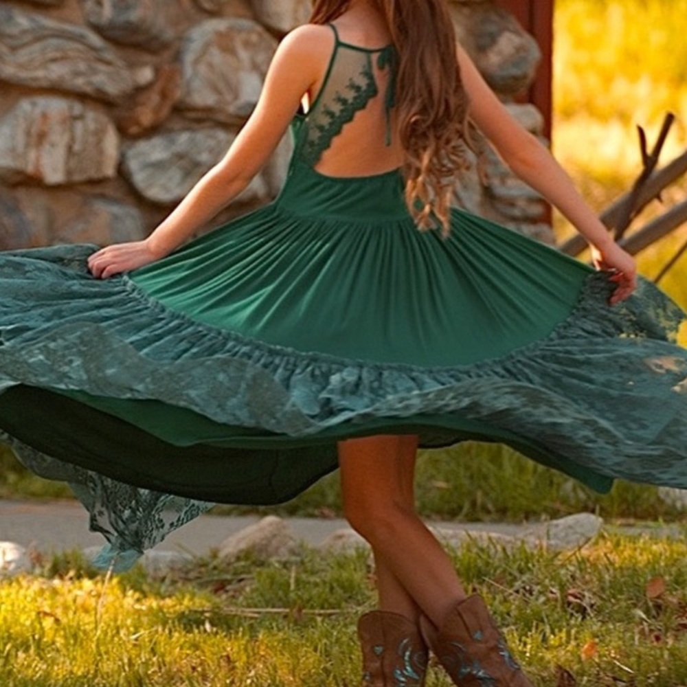Teal girls size 8 gorgeous dress. Worn once